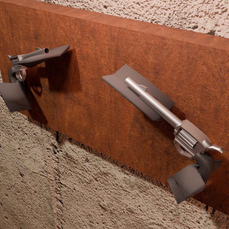 2 Revolver in den entsprechenden Wandhalterungen
